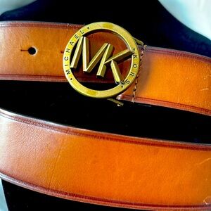 Michael Kors ( authentic) Leather Logo Belt in Brown Ombré with Brass Hardware